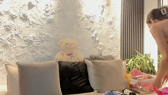 joselin rouse online show from 14, 4, 2026