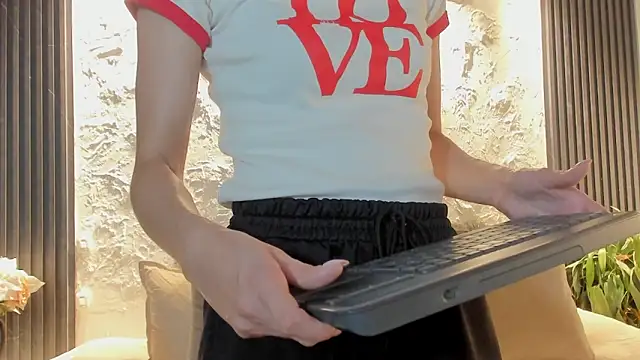 joselin rouse online show from 2, 4, 2026