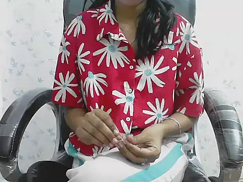 short girl  online show from 22, 3, 2026