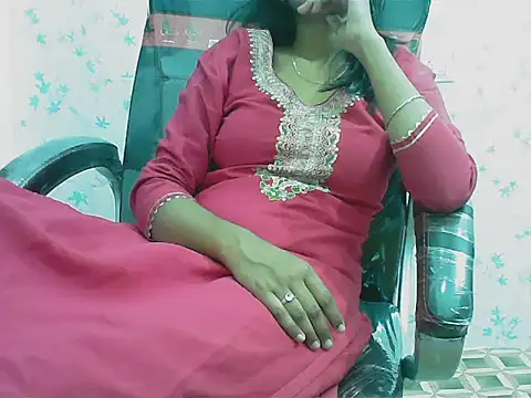 short girl  online show from 25, 3, 2026