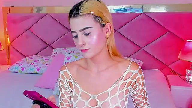 ChloeLaurentt online show from 6, 3, 2026