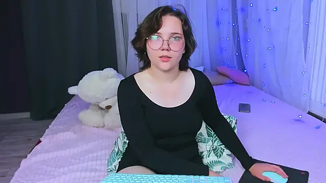 Snapshot of -SweetLili chatting on 21, 9, 2025 -SweetLili online show from 21, 9, 2025