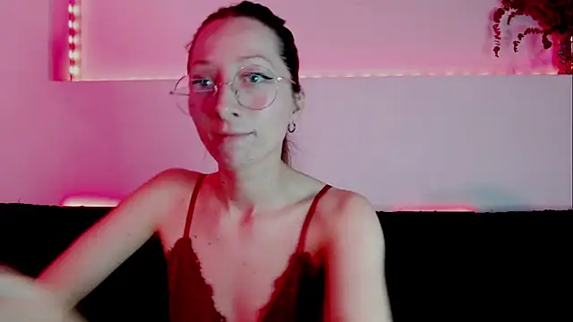 Nia Diaz online show from 21, 9, 2025