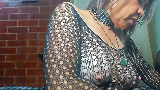 LatinaMature  online show from 25, 11, 2025