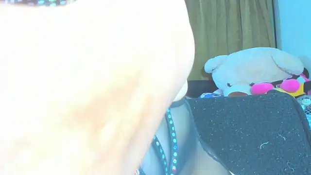 LatinaMature  online show from 17, 4, 2026