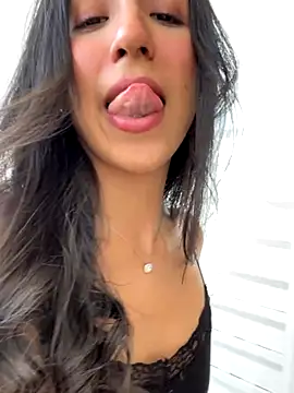 MaddyX   online show from 18, 12, 2025