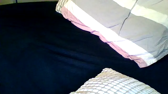 Snapshot of maxh08625 chatting on 28, 9, 2025 maxh08625 online show from 28, 9, 2025