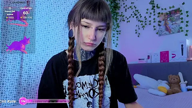 Snapshot of LilithPoison chatting on 7, 6, 2026 LilithPoison online show from 7, 6, 2026
