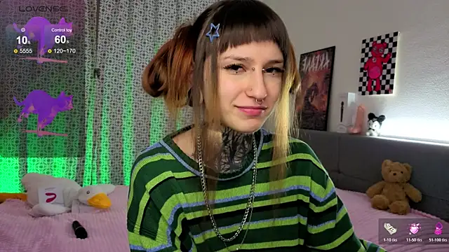 LilithPoison online show from 4, 12, 2025