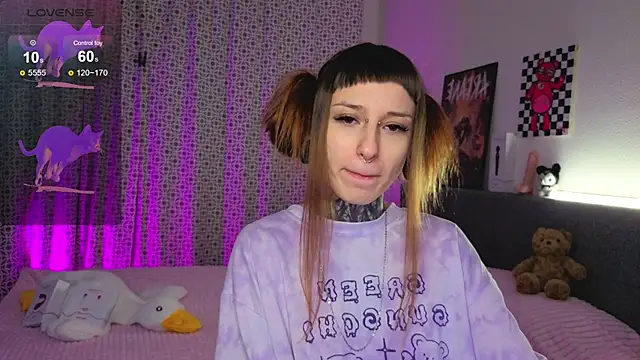 LilithPoison online show from 6, 11, 2025