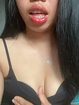 Snapshot of Rose-babyx chatting on 8, 7, 2026 Rose-babyx online show from 8, 7, 2026