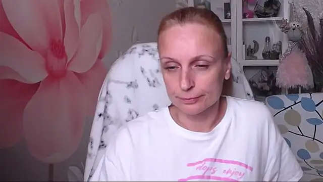 Snapshot of Venus_love1 chatting on 16, 9, 2025 Venus love1 online show from 16, 9, 2025