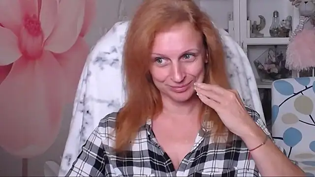Snapshot of Venus_love1 chatting on 24, 9, 2025 Venus love1 online show from 24, 9, 2025
