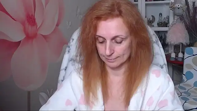 Snapshot of Venus_love1 chatting on 19, 11, 2025 Venus love1 online show from 19, 11, 2025