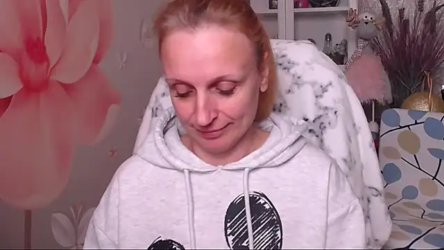 Snapshot of Venus_love1 chatting on 22, 12, 2025 Venus love1 online show from 22, 12, 2025