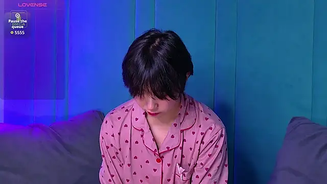 HeejinWang online show from 5, 12, 2025