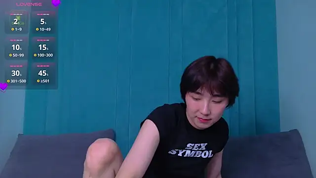 HeejinWang online show from 18, 4, 2026