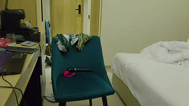 LustfulSin  online show from 1, 11, 2025