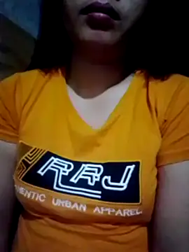 Snapshot of sweet_bella16 chatting on 11, 10, 2025 sweet bella16 online show from 11, 10, 2025