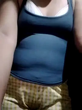 Snapshot of sweet_bella16 chatting on 8, 10, 2025 sweet bella16 online show from 8, 10, 2025