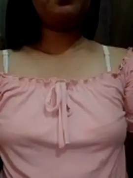 Snapshot of sweet_bella16 chatting on 14, 10, 2025 sweet bella16 online show from 14, 10, 2025