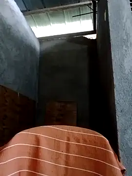 Snapshot of sweet_bella16 chatting on 17, 10, 2025 sweet bella16 online show from 17, 10, 2025