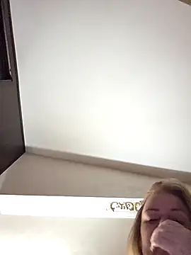 Piccolamonella29 online show from 15, 12, 2025