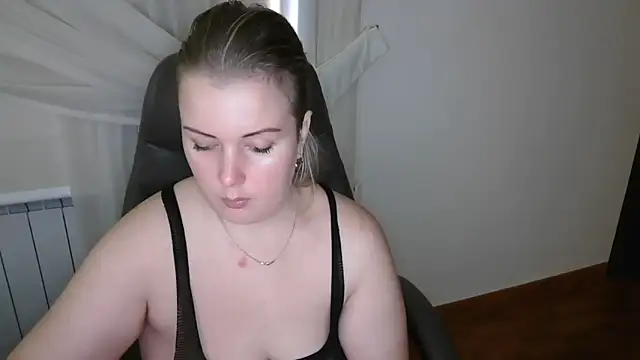 Piccolamonella29 online show from 8, 11, 2025