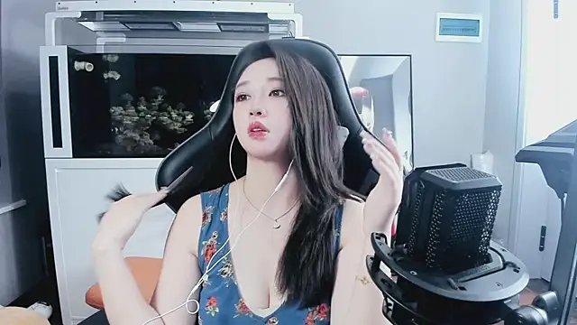 Keke-Bai online show from 5, 10, 2025