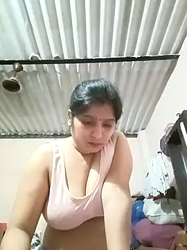Snapshot of aliya-jaan71 chatting on 7, 5, 2026 aliya-jaan71 online show from 7, 5, 2026