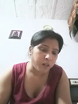 Snapshot of aliya-jaan71 chatting on 26, 5, 2026 aliya-jaan71 online show from 26, 5, 2026