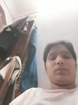 Snapshot of aliya-jaan71 chatting on 17, 5, 2026 aliya-jaan71 online show from 17, 5, 2026