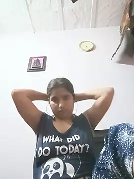 Snapshot of aliya-jaan71 chatting on 18, 5, 2026 aliya-jaan71 online show from 18, 5, 2026