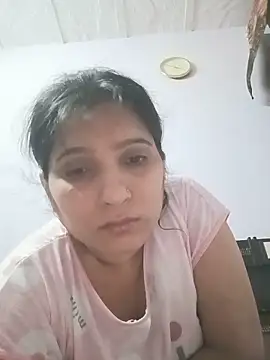 Snapshot of aliya-jaan71 chatting on 26, 5, 2026 aliya-jaan71 online show from 26, 5, 2026