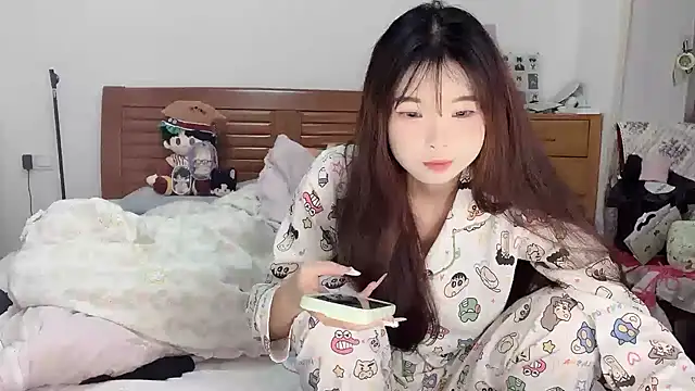 Snapshot of Akong11 chatting on 4, 10, 2025 Akong11 online show from 4, 10, 2025