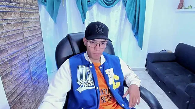Hunteer Boy online show from 30, 9, 2025