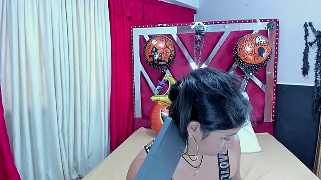 Luna021 1 online show from 28, 10, 2025