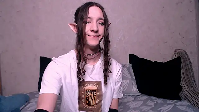 Snapshot of SilverMuse_ chatting on 13, 10, 2025 SilverMuse online show from 13, 10, 2025