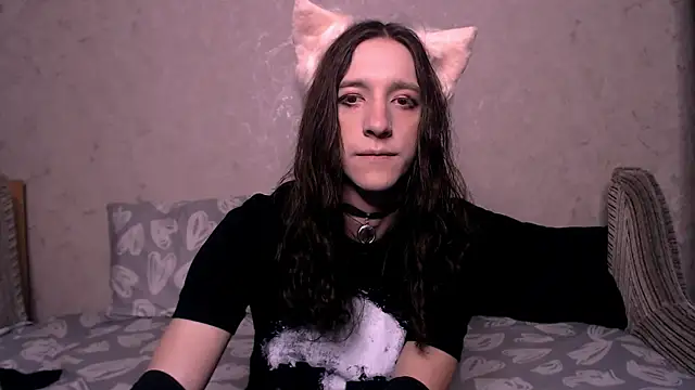 Snapshot of SilverMuse_ chatting on 11, 10, 2025 SilverMuse online show from 11, 10, 2025