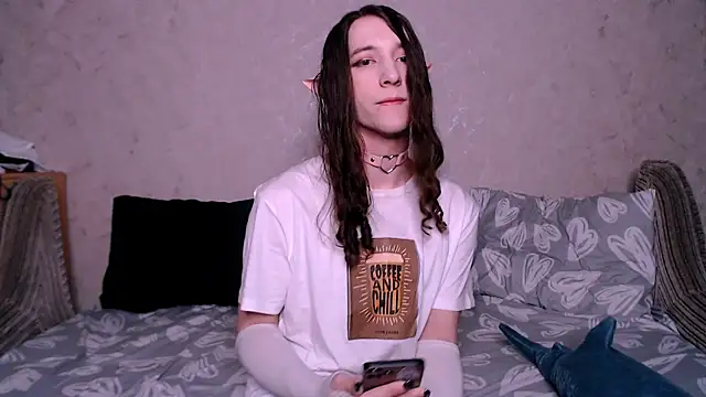 Snapshot of SilverMuse_ chatting on 19, 10, 2025 SilverMuse online show from 19, 10, 2025