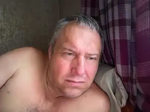 Snapshot of evulis1 chatting on 18, 9, 2025 evulis1 online show from 18, 9, 2025