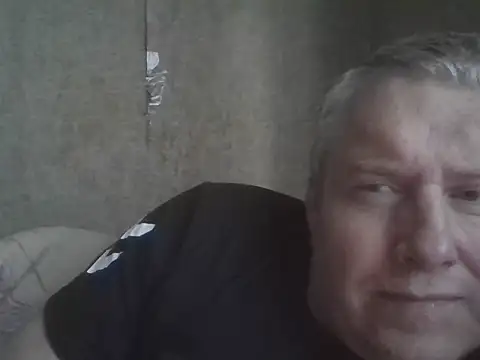 Snapshot of evulis1 chatting on 29, 9, 2025 evulis1 online show from 29, 9, 2025