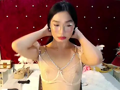 XxMissTransROYALxX online show from 6, 10, 2025