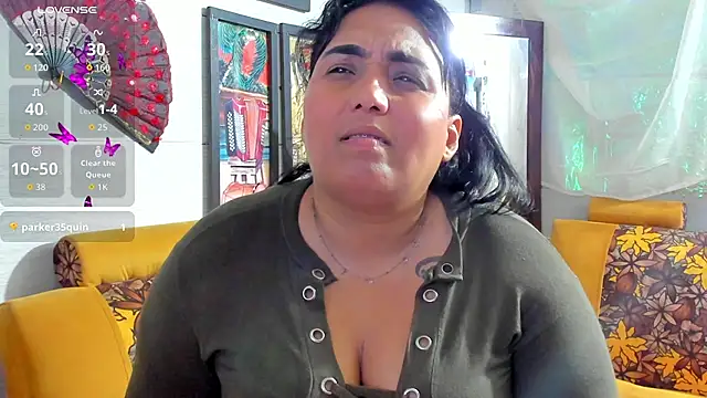 Girl luna  online show from 4, 10, 2025