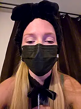 Snapshot of cheey-enne09 chatting on 17, 9, 2025 cheey-enne09 online show from 17, 9, 2025