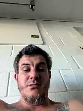 Snapshot of Clownboi17 chatting on 22, 7, 2026 Clownboi17 online show from 22, 7, 2026