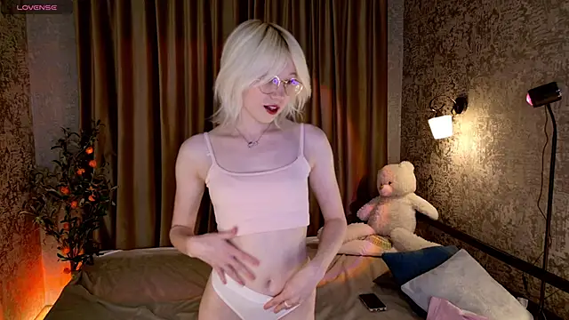 AlettaEve online show from 6, 11, 2025