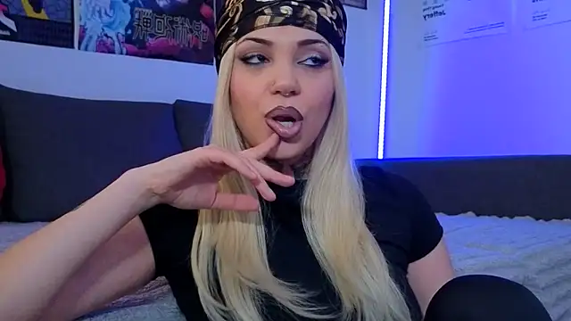 KiraQuinn1 online show from 31, 3, 2026