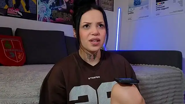 KiraQuinn1 online show from 23, 4, 2026