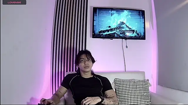 toji luxxer online show from 9, 11, 2025